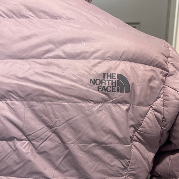 The North Face Women's Light Purple Puffer Jacket - Picture 8 of 17